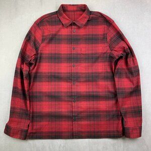 Lululemon Mens Shirt Medium Red Plaid Masons Peak Flannel Button Up Relaxed Fit